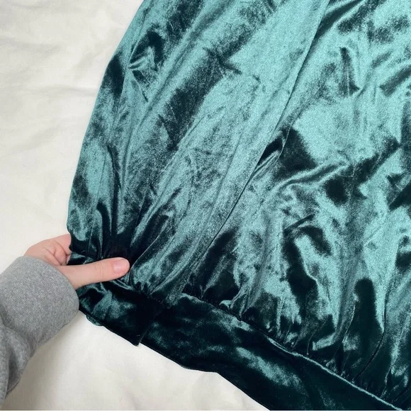 NWT Philosophy velour velvet long sleeve blouse emerald green Sz L - Picture 4 of 6